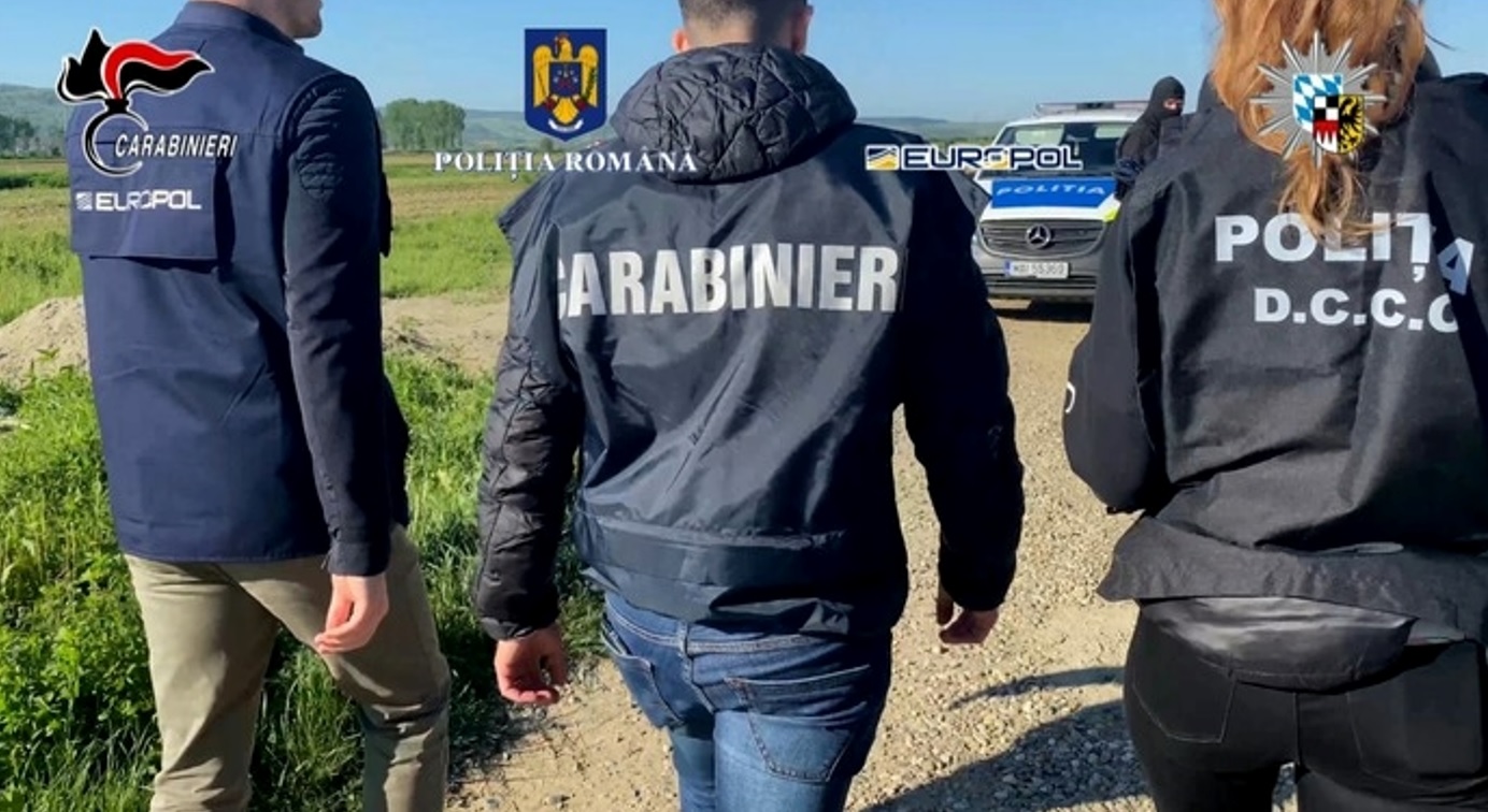 Anziani “innamorati” e poi derubati: colpita banda internazionale, operavano a Milazzo