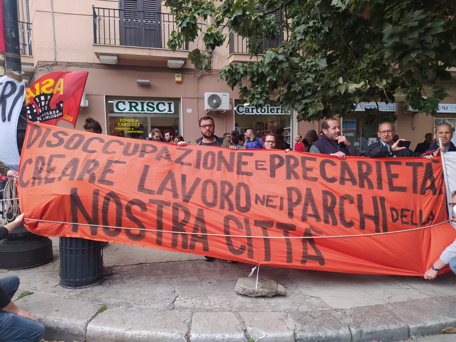 Palermo, protesta contro il “caro vita” davanti la Prefettura