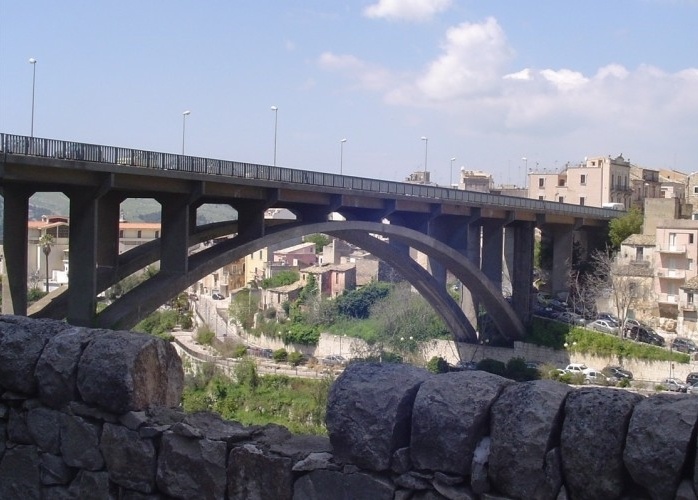 Suicidio Ragusa, chi era la vittima: tre morti in un anno lanciandosi dal Ponte San Vito