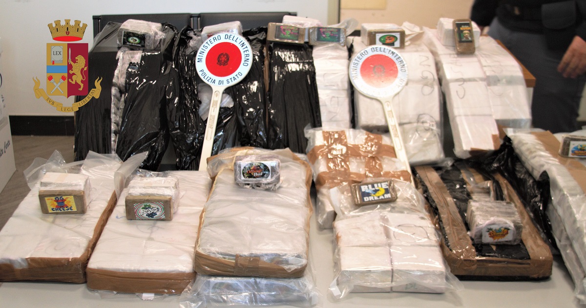 Palermo, sequestrato maxi carico di droga: insospettabile con 70 chili di hashish
