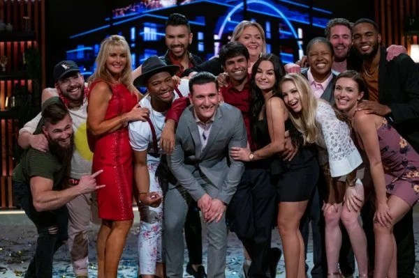 Tra vintage e novità, cosa vedere su Netflix a maggio