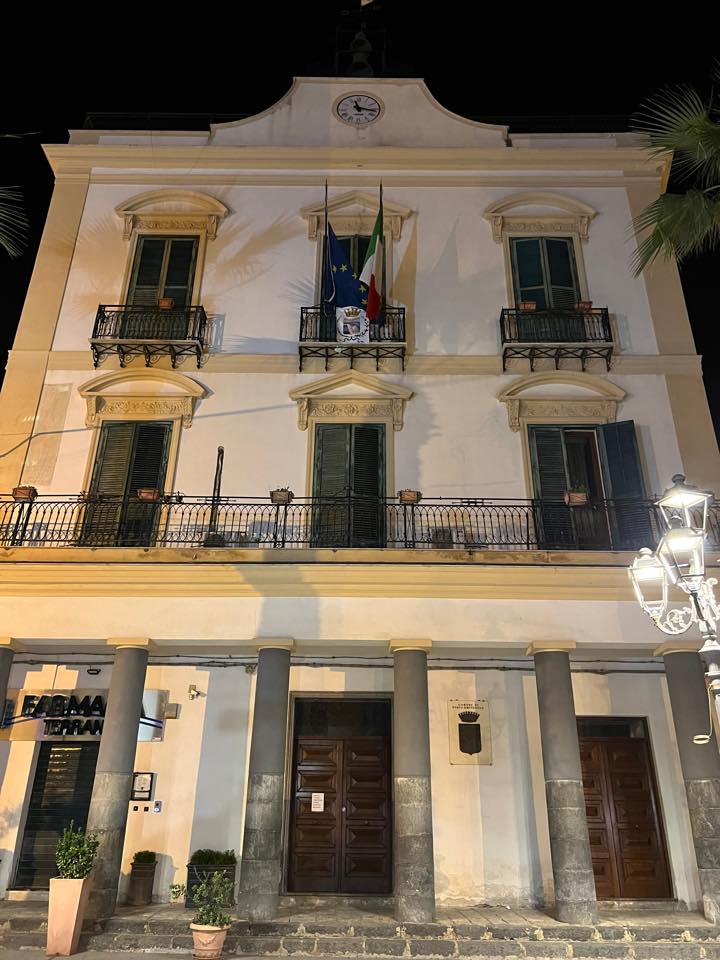 Rifiuti, l’appello ai concittadini del sindaco di Porto Empedocle