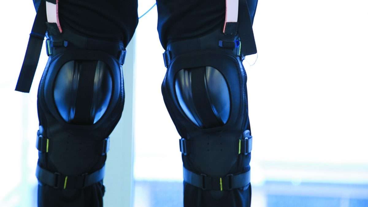 XoSoft, un esoscheletro robotico che aiuta le persone con disabilità