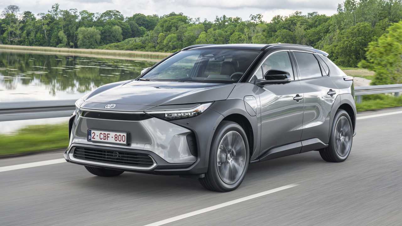 Rivoluzione elettrica per Toyota