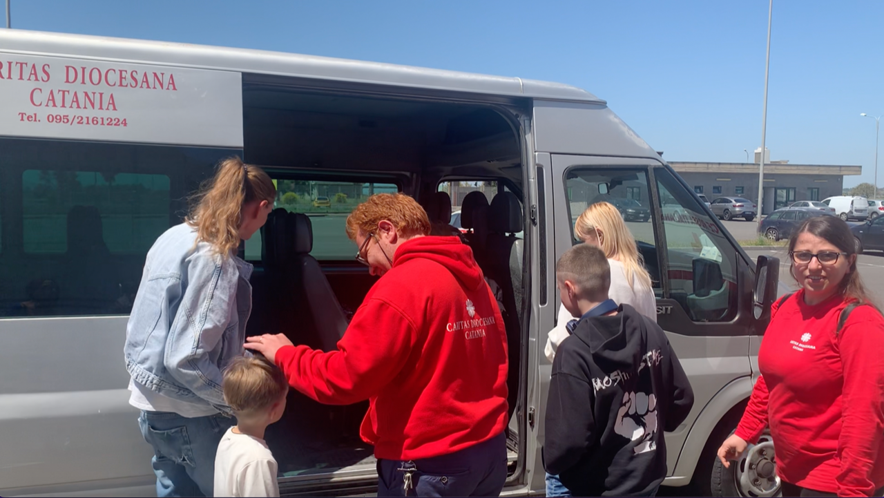 Ucraina, a Catania due famiglie in fuga dalla guerra ospitate dalla Caritas
