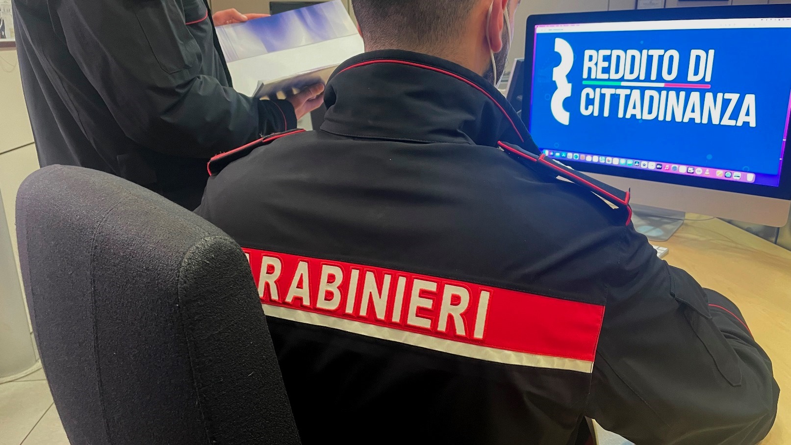 Reddito cittadinanza, dichiarano di risiedere in Italia da 10 anni: denunciati 24 stranieri
