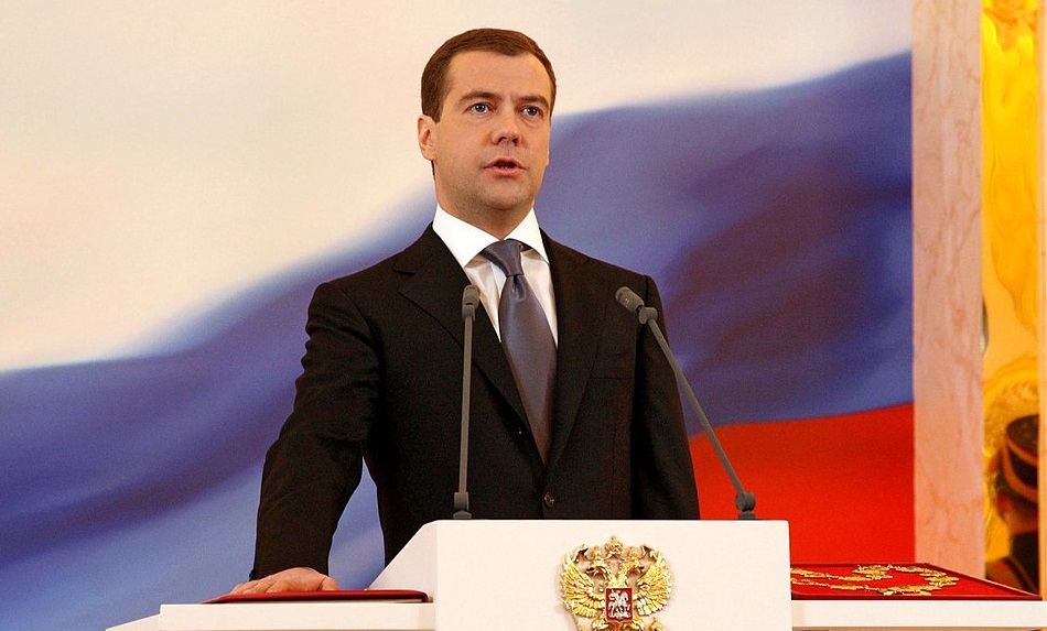 Medvedev: “Se la Nato dovesse entrare in Crimea, si rischierebbe la terza guerra mondiale”