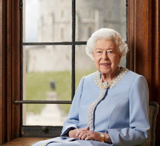 Morta Elisabetta II, fine di un’era e… della monarchia? La profezia di Nostradamus