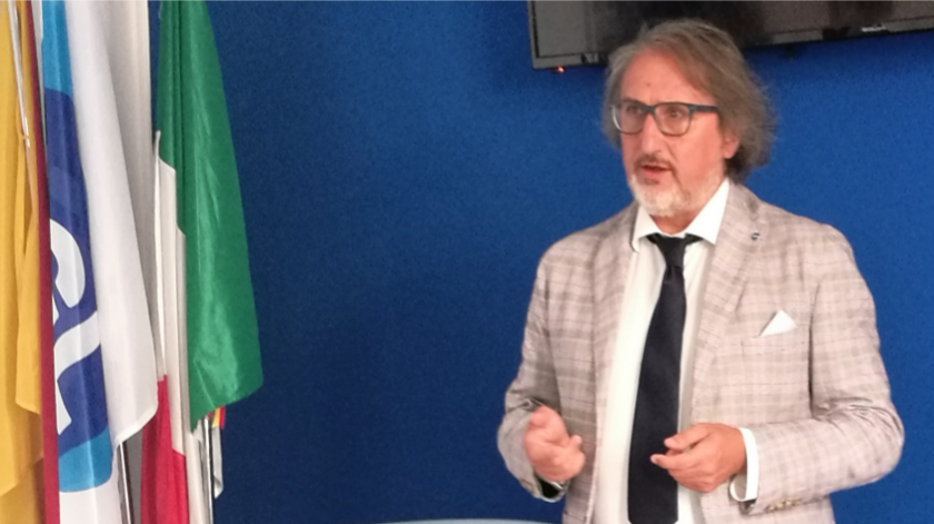 Mediterraneo senza regole, Messina: “L’Europa fermi la guerra del pesce”