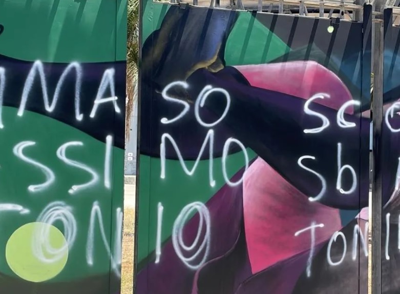 Palermo, imbrattato il murale all’esterno del Barbera: “Tre anni di lavoro rovinati in pochi secondi”