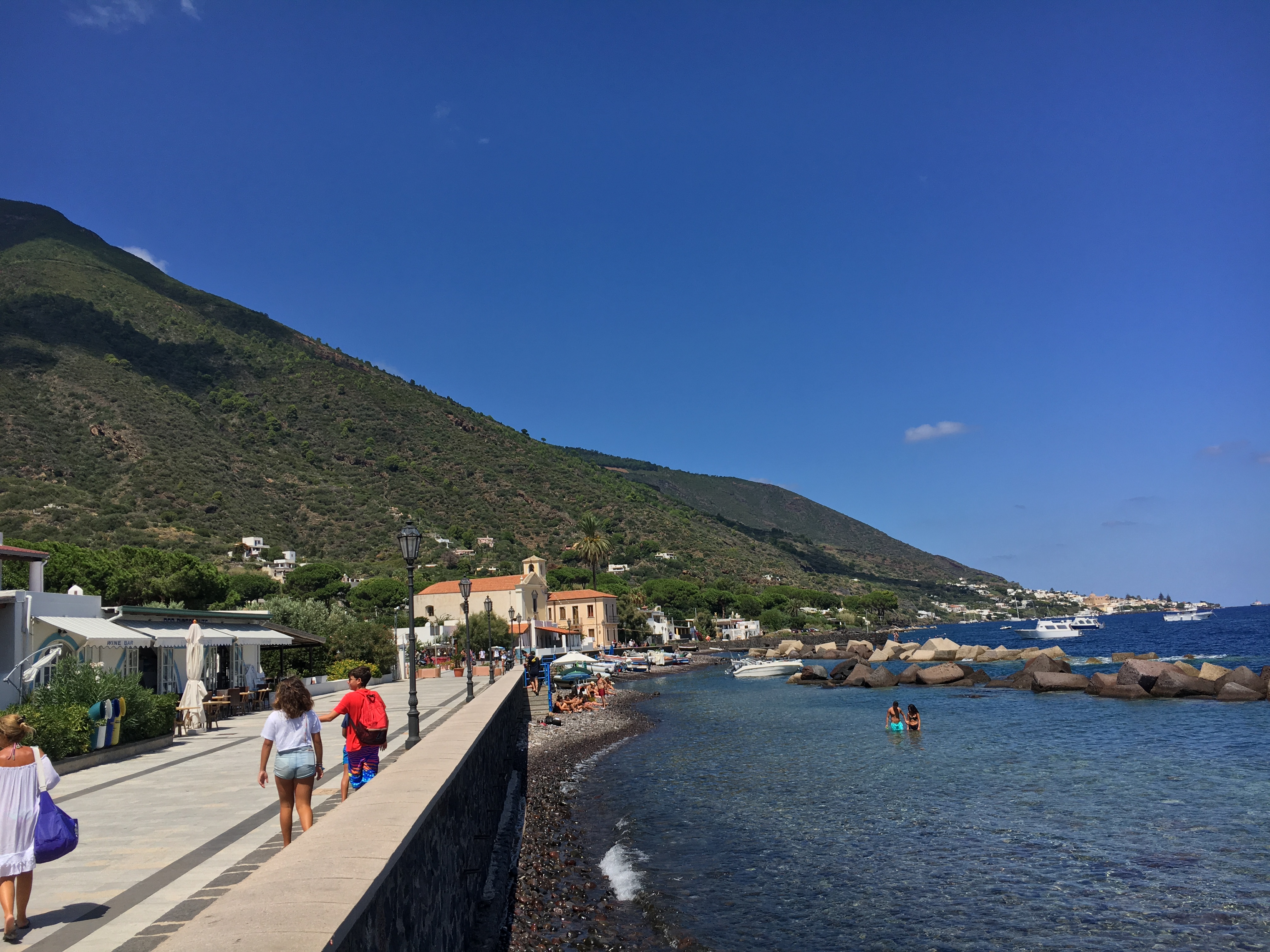 Santa Marina Salina, il sindaco Arabia: “Non solo turismo, ecco su cosa puntiamo”