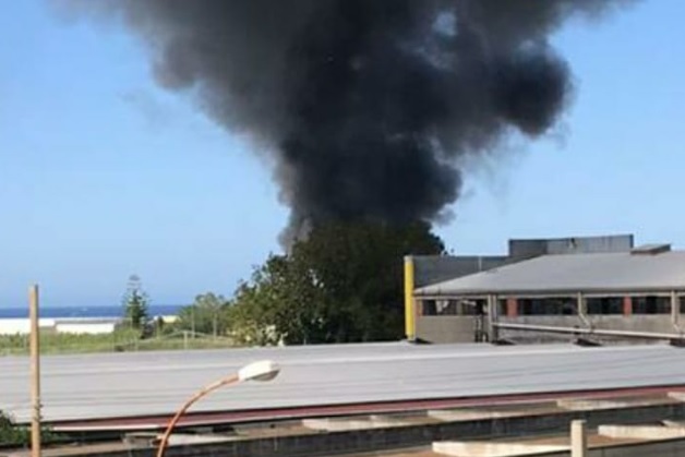 Incendio nella zona industriale di Giammoro, vigili del fuoco sul posto per domare le fiamme