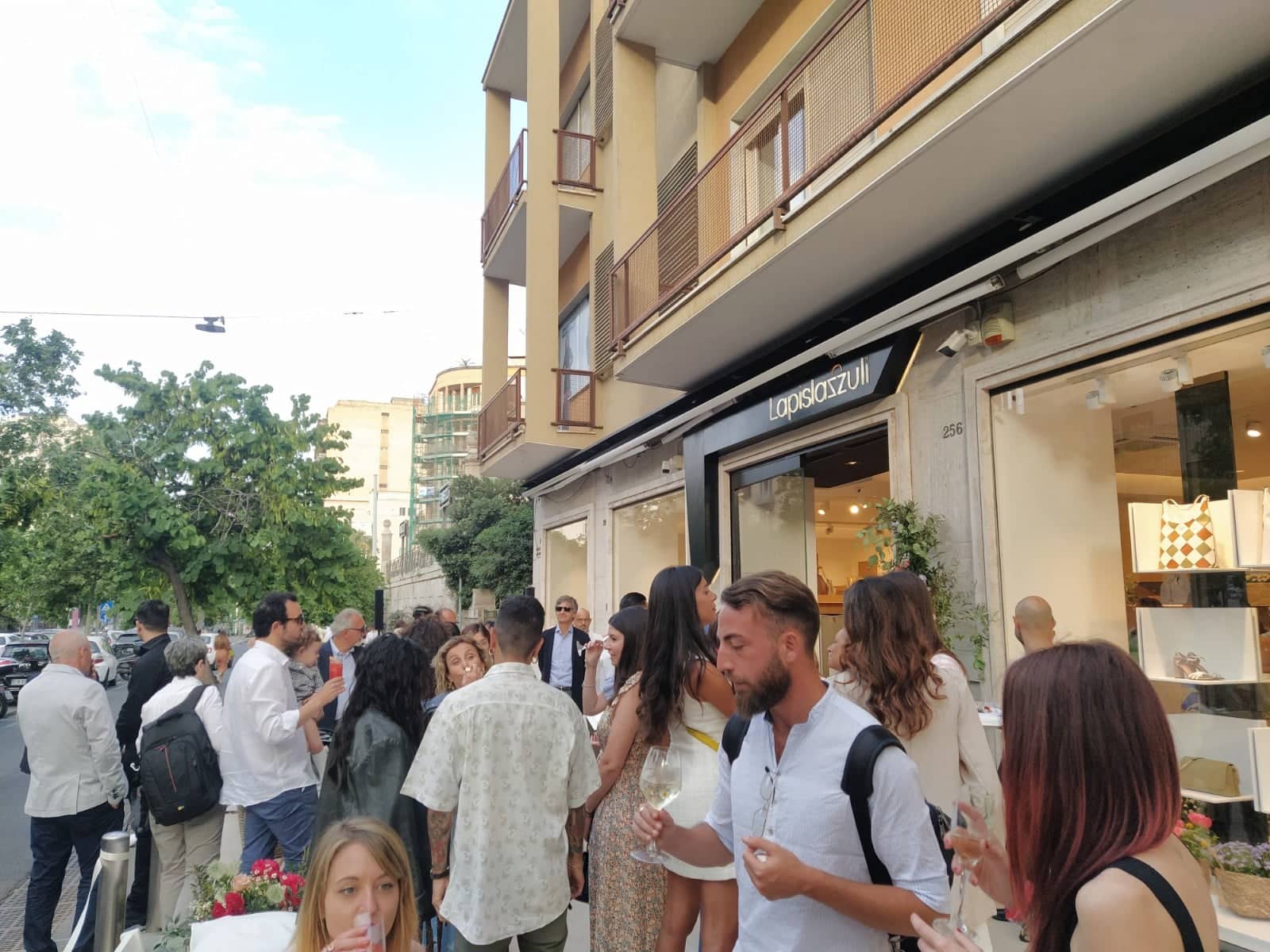 Folla e sorrisi per l’evento glam: Pollini Chic-Nic sbarca a Catania