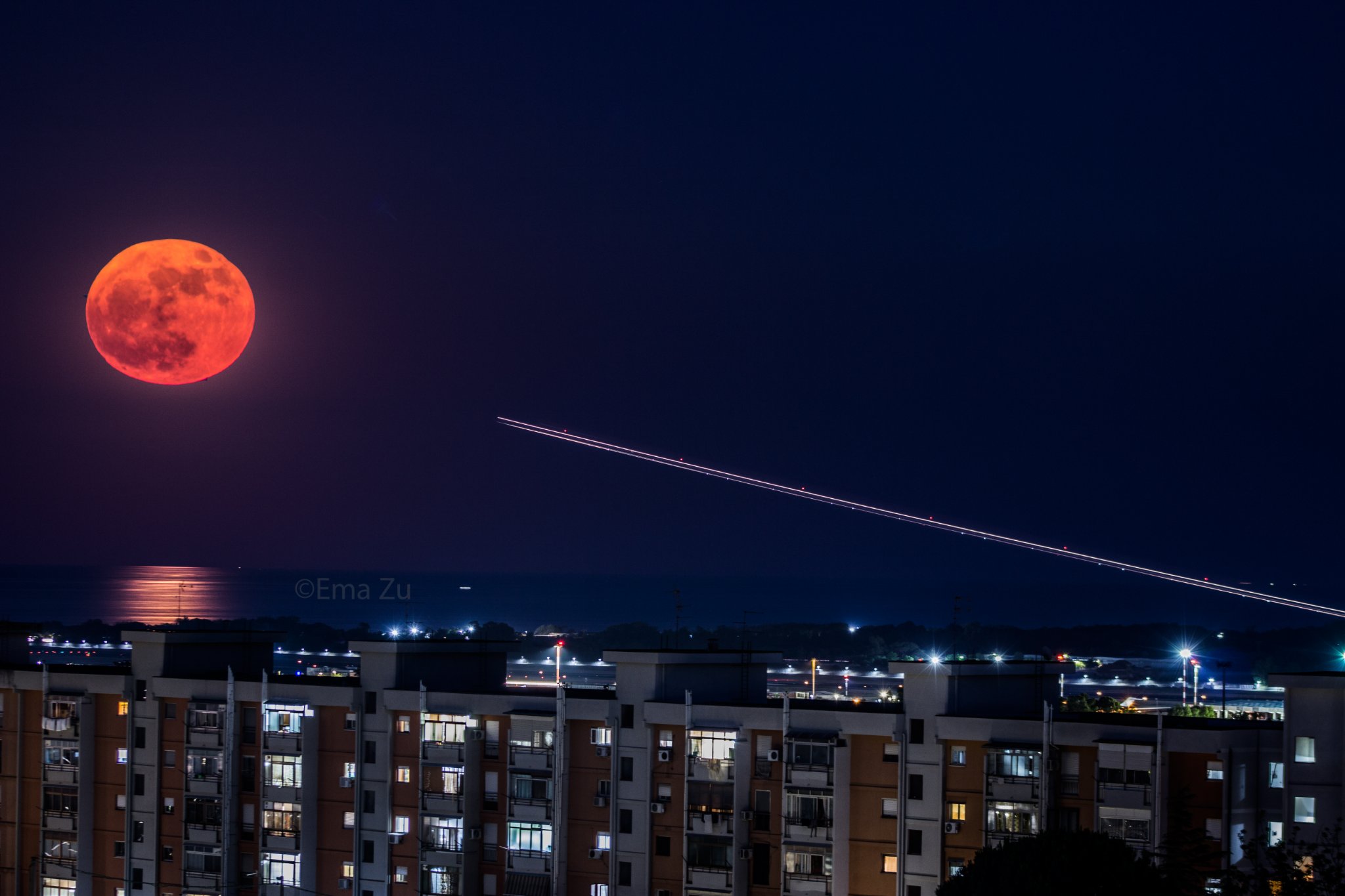 Luna nuova, oggi è la più vicina alla Terra da mille anni: cosa succede