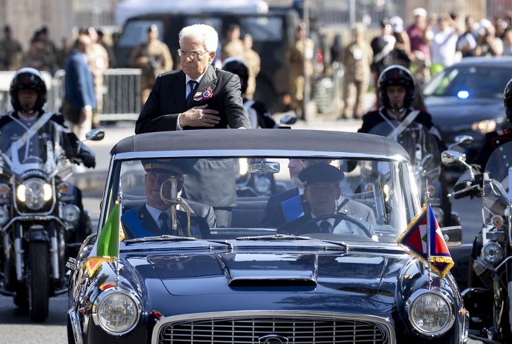 Parata 2 giugno ai Fori Imperiali: presenti anche sindaci siciliani