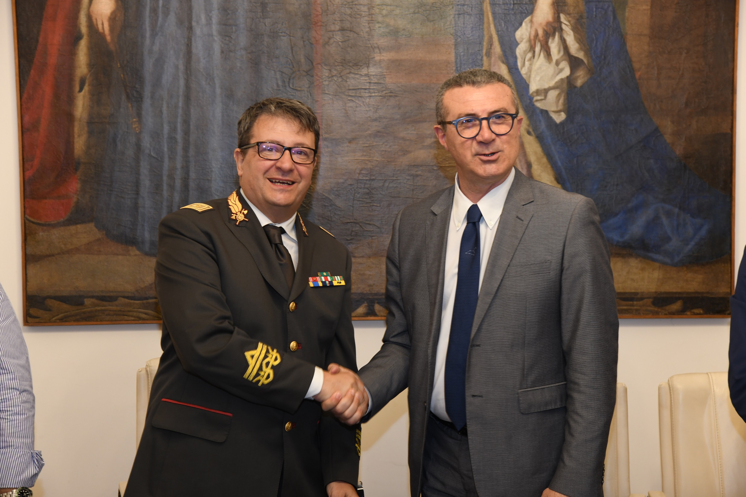 Incendi in Sicilia, a Vigili del Fuoco squadre aggiuntive per contrastare i roghi Incendi in Sicilia, a Vigili del Fuoco squadre aggiuntive per contrastare i roghi