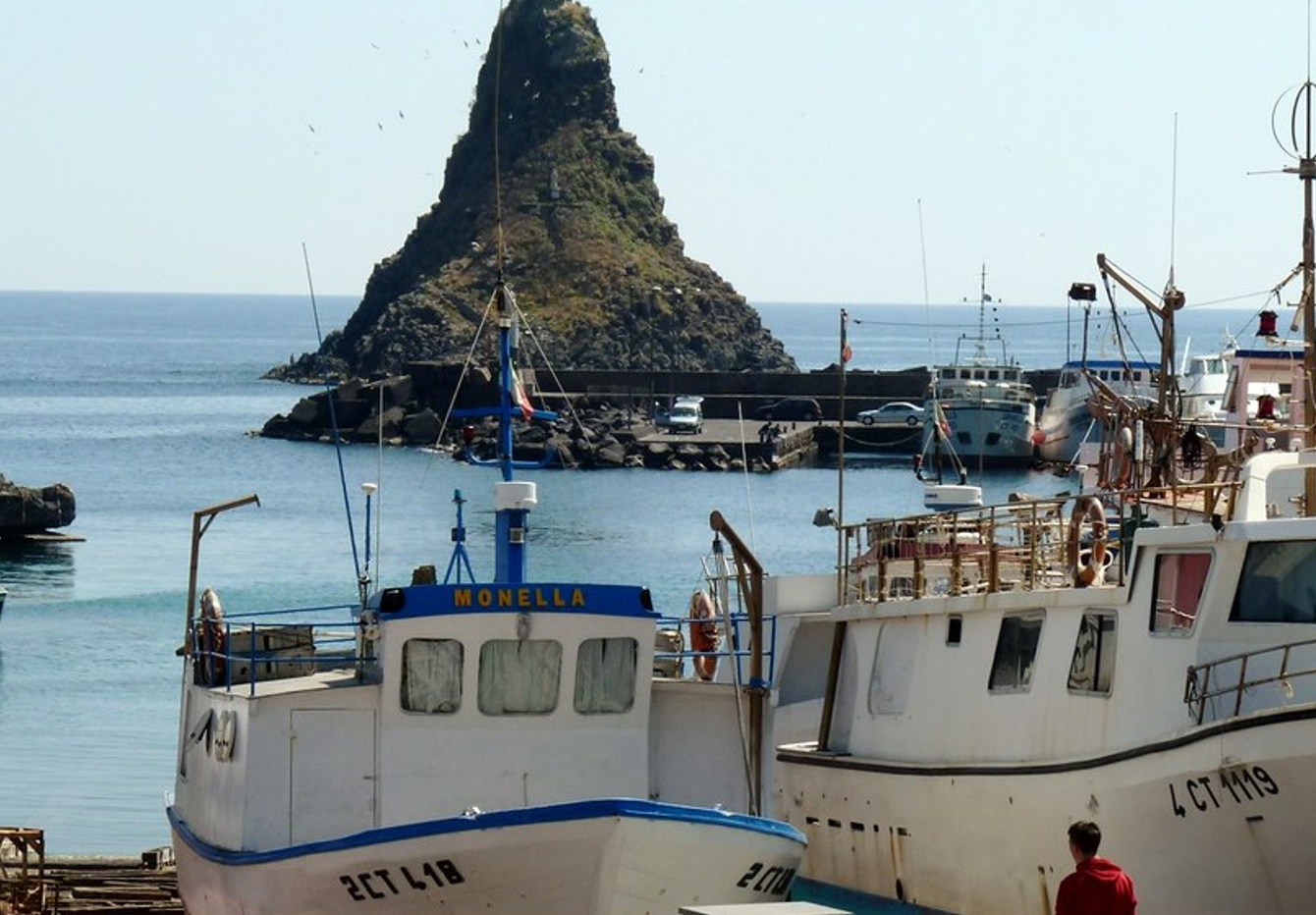 I pescherecci di Acitrezza “mitragliati” in Libia tornano a casa