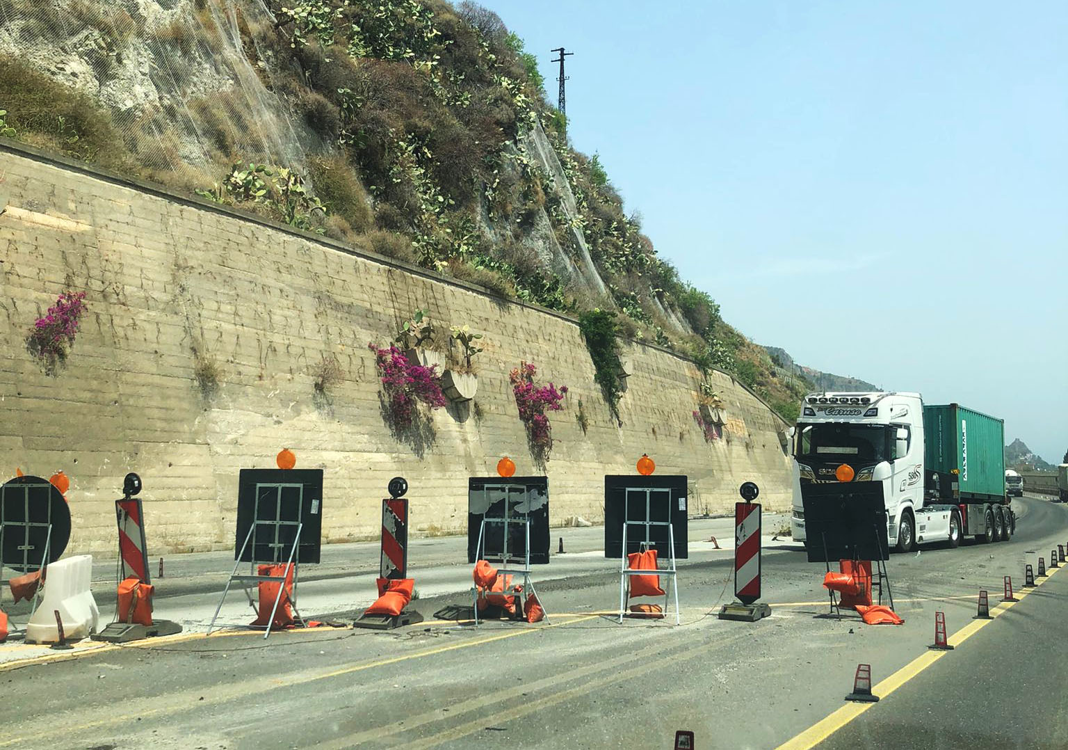 Autostrade, in Sicilia un’altra estate in coda tra i cantieri