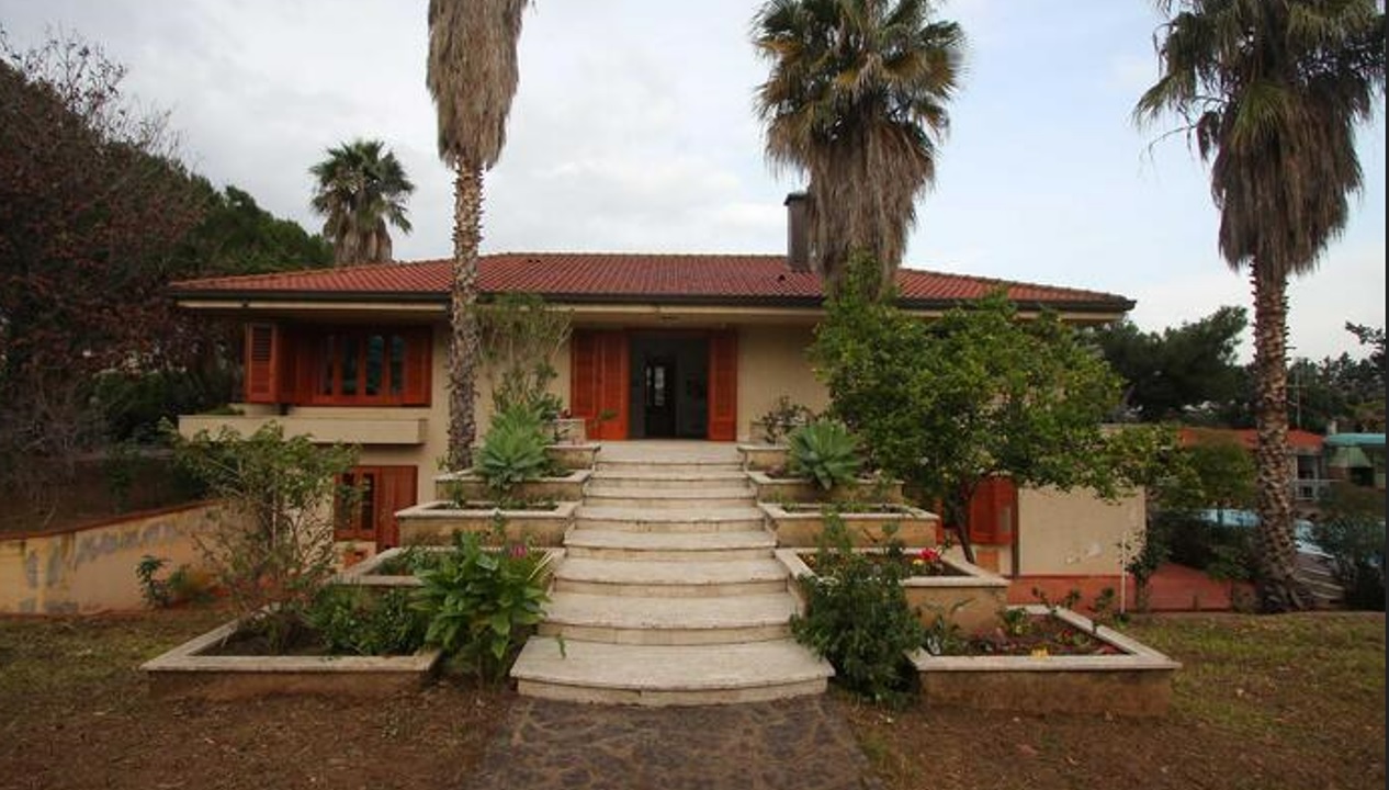 Palermo, patto elettorale con i boss Sansone, perquisizione nella casa che ospitò Riina