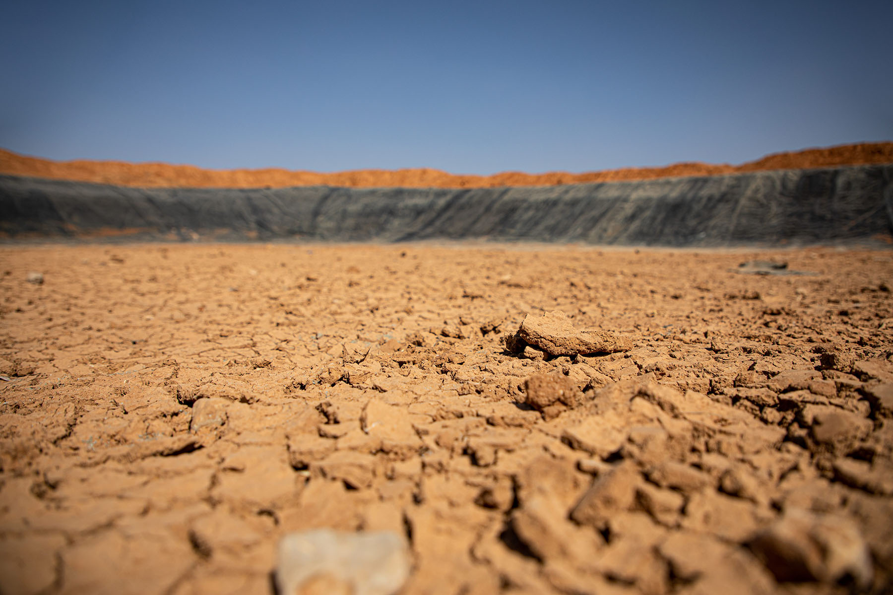La desertificazione è dietro l’angolo ma la Sicilia continua a buttare l’acqua La desertificazione è dietro l’angolo ma la Sicilia continua a buttare l’acqua