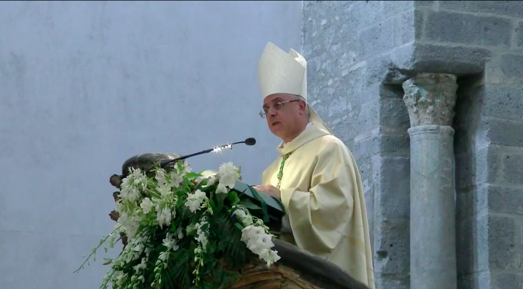 Bimba uccisa a Catania, i funerali di Elena Del Pozzo: “E’ una martire” – Video e Foto