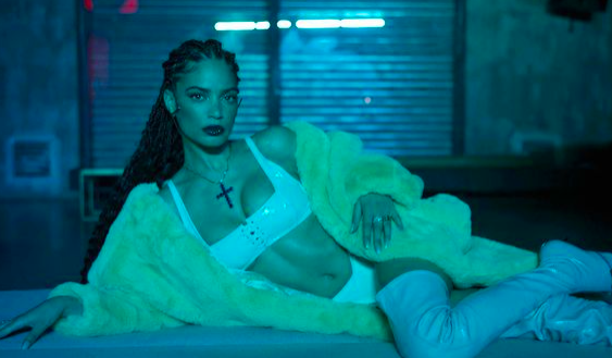 Elodie e Marracash, la cantante sempre più sexy ma ancora innamorata – Le foto