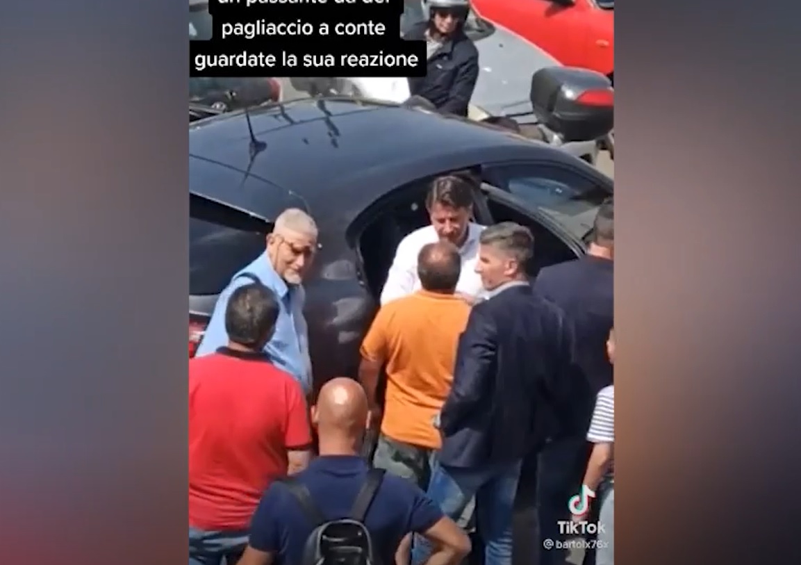 “Conte sei un pagliaccio”, ma l’ex premier non ci sta: ecco come reagisce