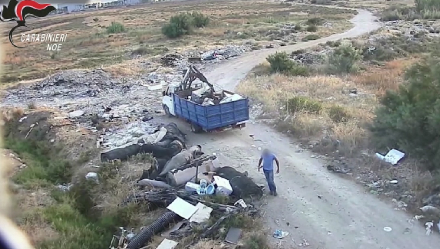 Gela, sei discariche a cielo aperto: un arresto e 21 misure cautelari