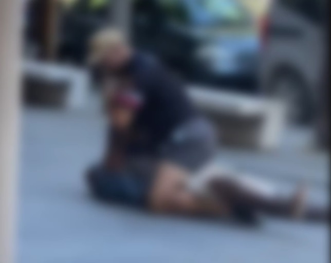 Omicidio di Alika, l’autopsia: “Morto per schiacciamento, forse è stato soffocato”