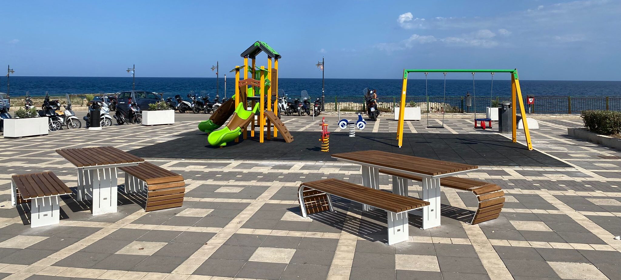 Augusta, Faro Santa Croce, area giochi non  accessibile ai bambini disabili