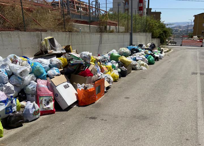 Gestione rifiuti a San Cataldo: ancora tanto lavoro da fare