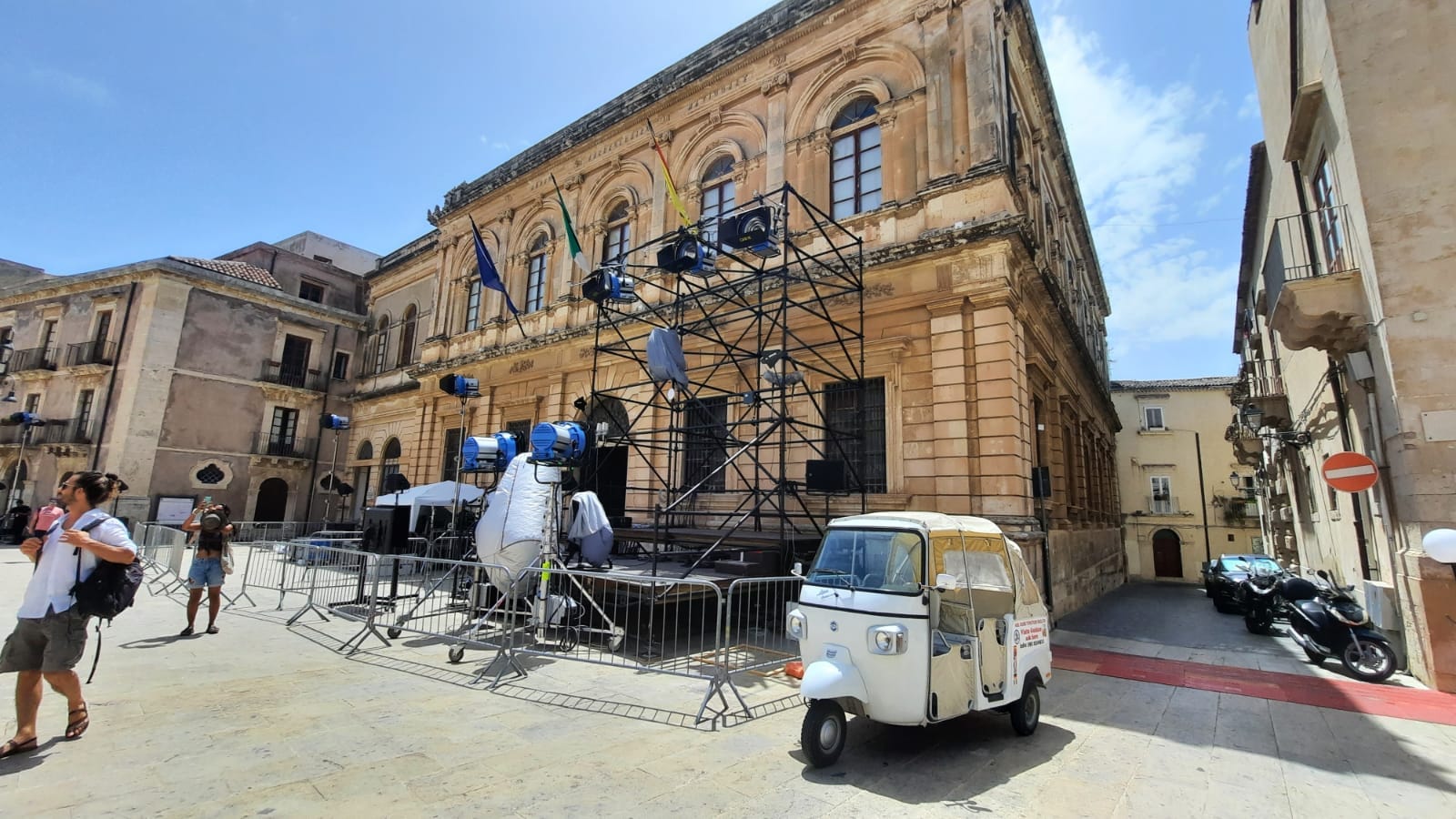 Siracusa si prepara ad ospitare l’evento Alta Moda D&G in piazza Duomo – Fotogallery