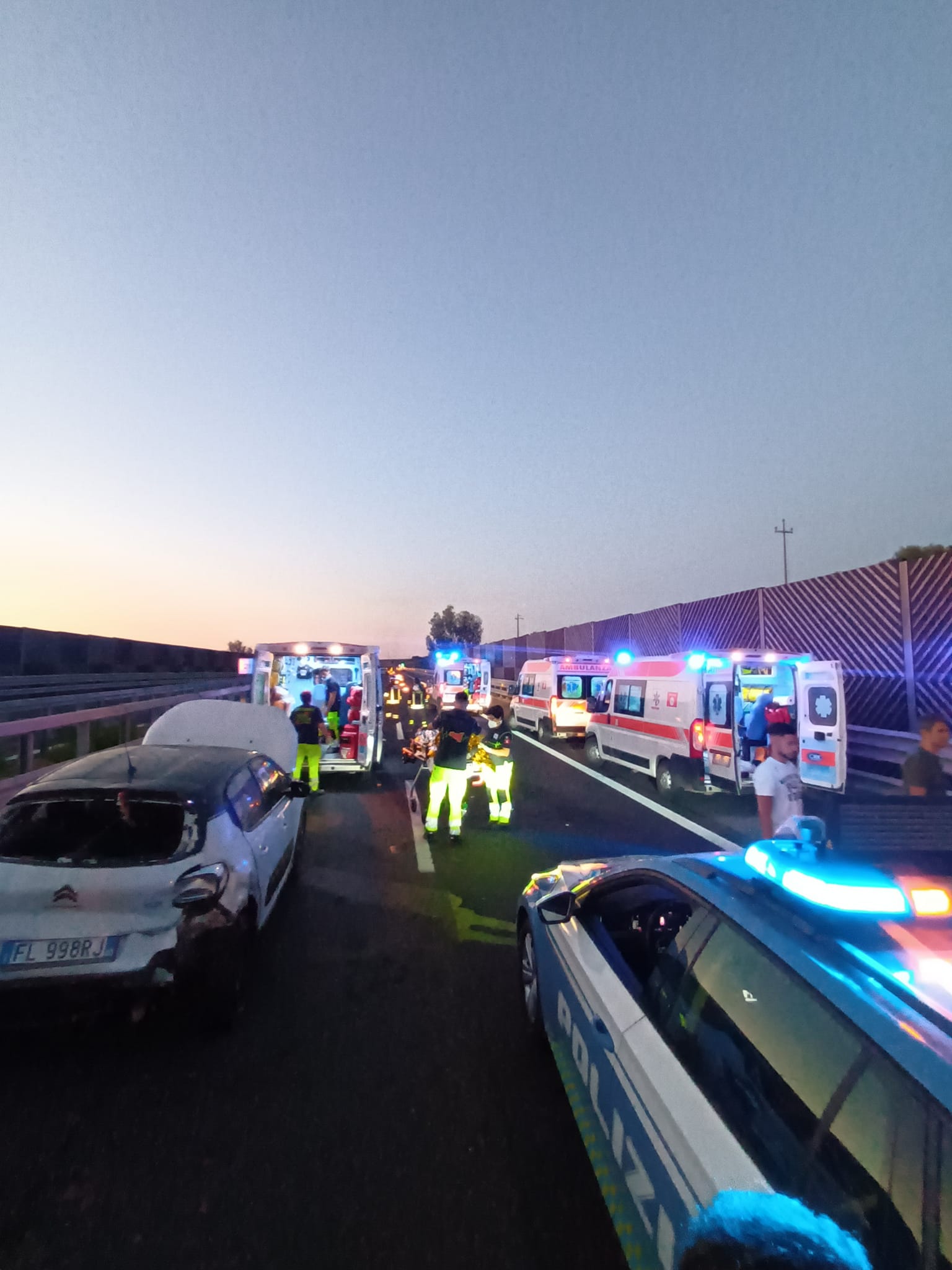 Incidenti all’alba sulla Catania-Siracusa: traffico bloccato per ore – Foto