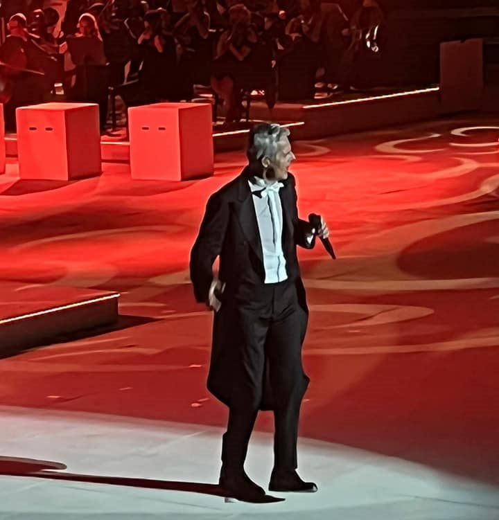 Siracusa, Claudio Baglioni emoziona il pubblico al Teatro Greco – le Foto del concerto