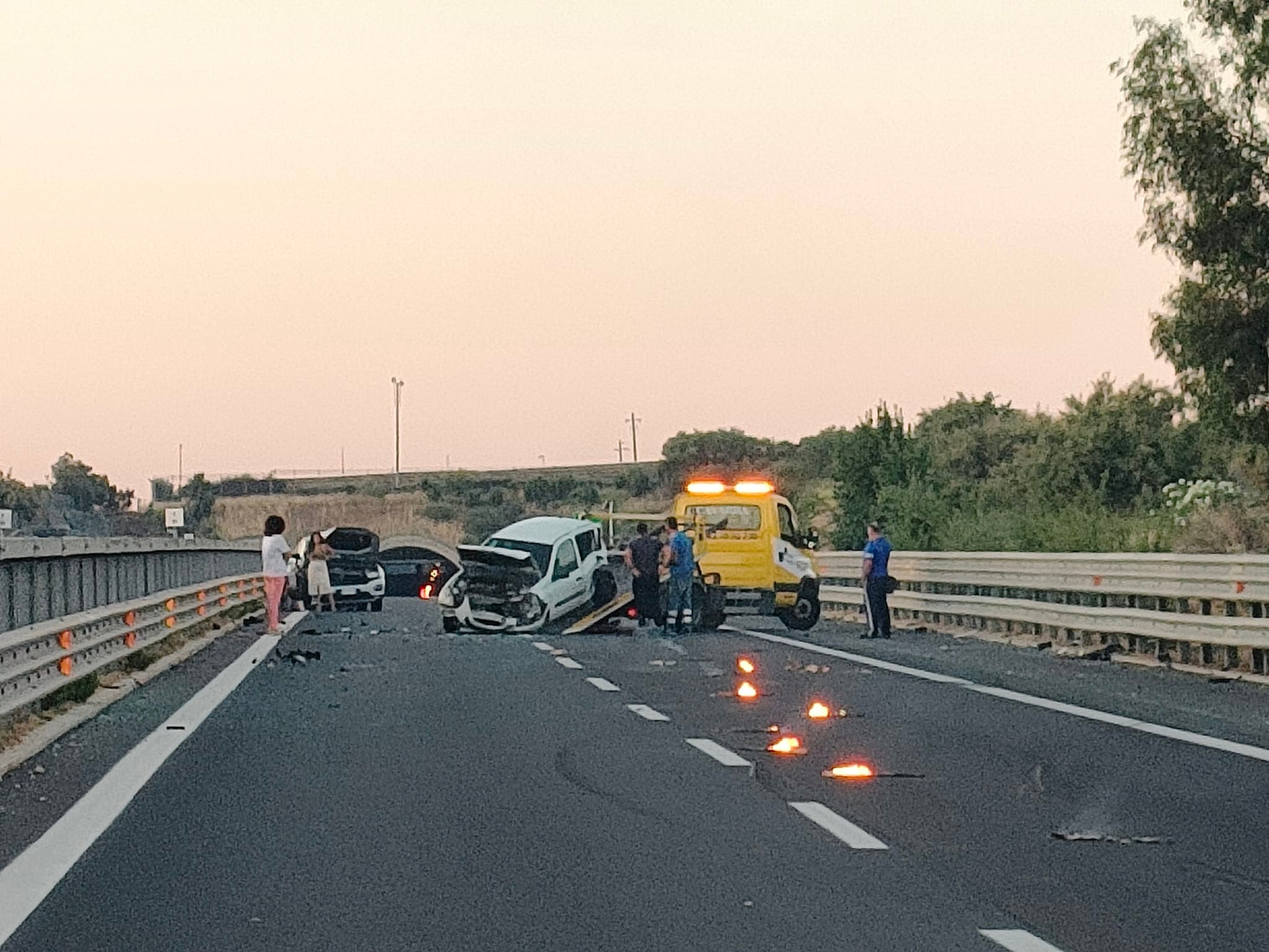 Incidenti all’alba sulla Catania-Siracusa: traffico bloccato per ore – Foto