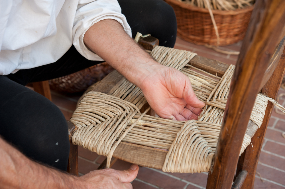Ritornano gli antichi mestieri ma 4 aziende su 10 non trovano professionisti: i lavori più richiesti – FOTO
