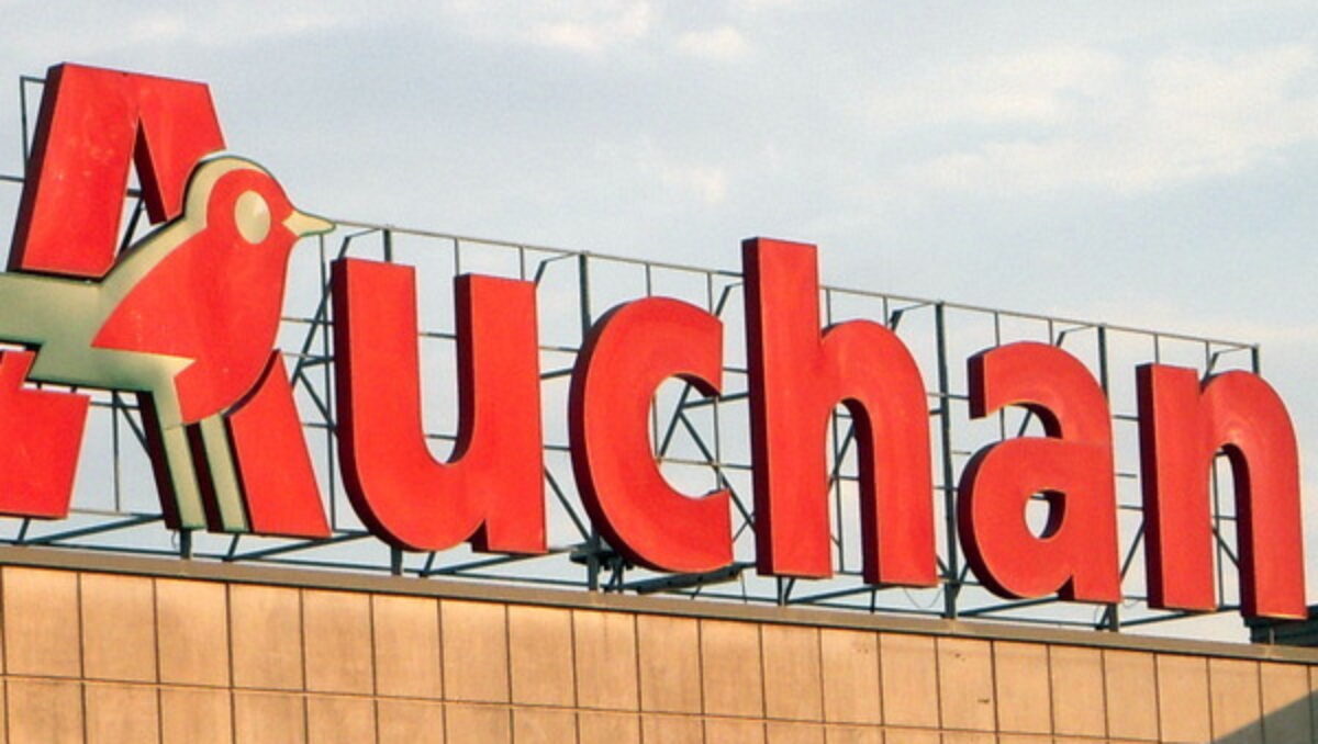 Ex lavoratori Auchan, ancora nessuna risposta: “Da giugno senza stipendio, azienda assente”
