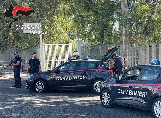 Catania, controlli in stabilimenti balneari e in strada: denuncia e sequestri