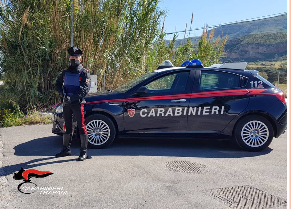 Paceco, aggressione e minacce a carabinieri dopo un controllo: 3 denunce
