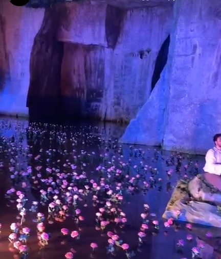 Dolce e Gabbana a Siracusa, sfilata D&G: chi sono i vip e le celebrità presenti – Fotogallery