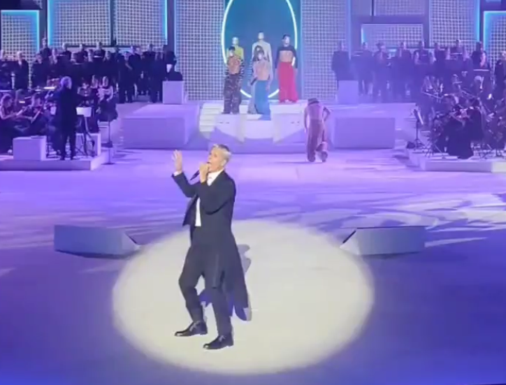 Siracusa, Claudio Baglioni emoziona il pubblico al Teatro Greco – le Foto del concerto