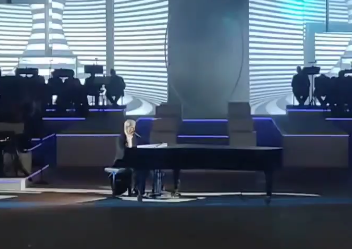 Siracusa, Claudio Baglioni emoziona il pubblico al Teatro Greco – le Foto del concerto