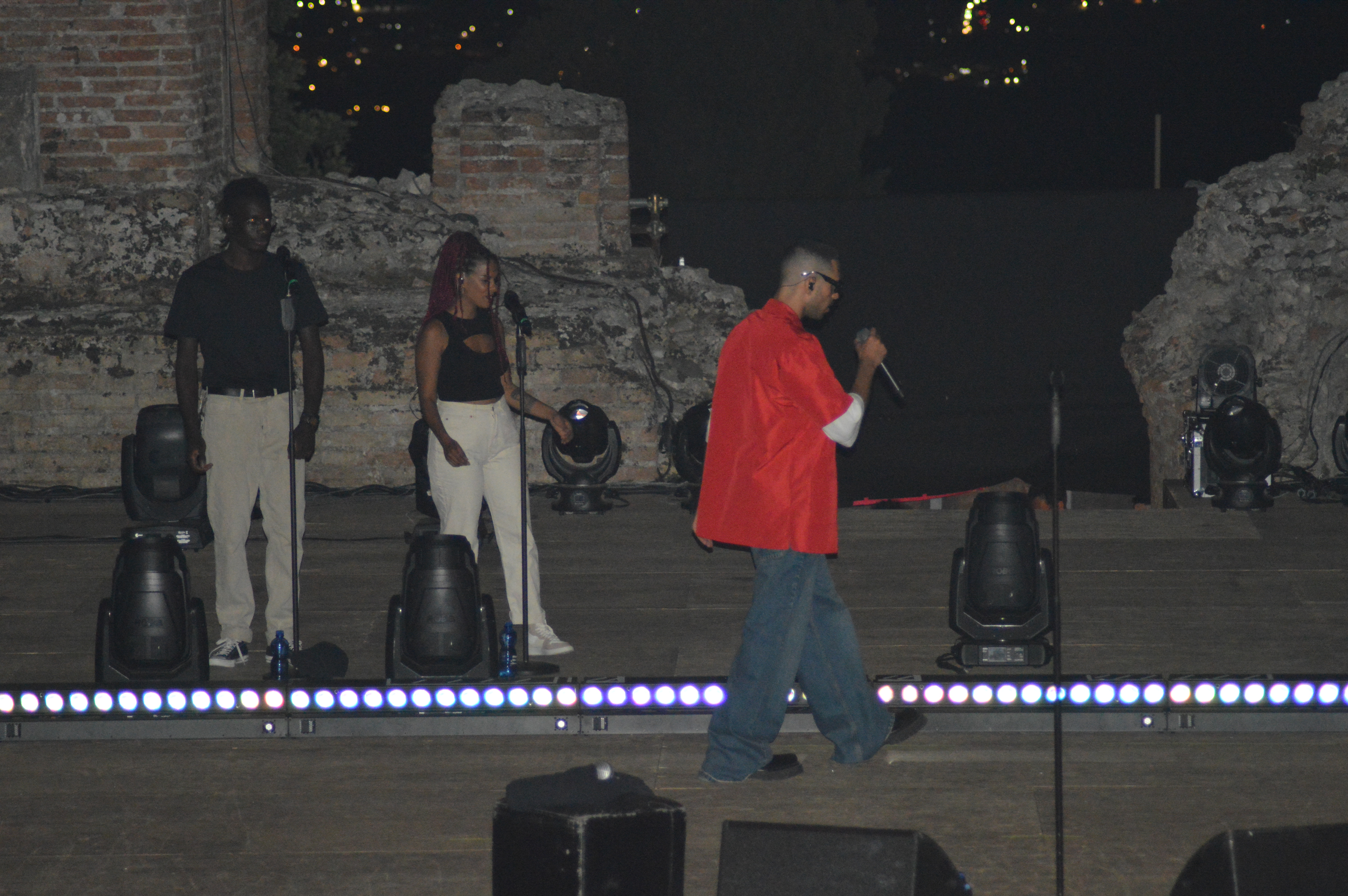 Mahmood incanta Taormina e duetta con i fans, la fotogallery del concerto