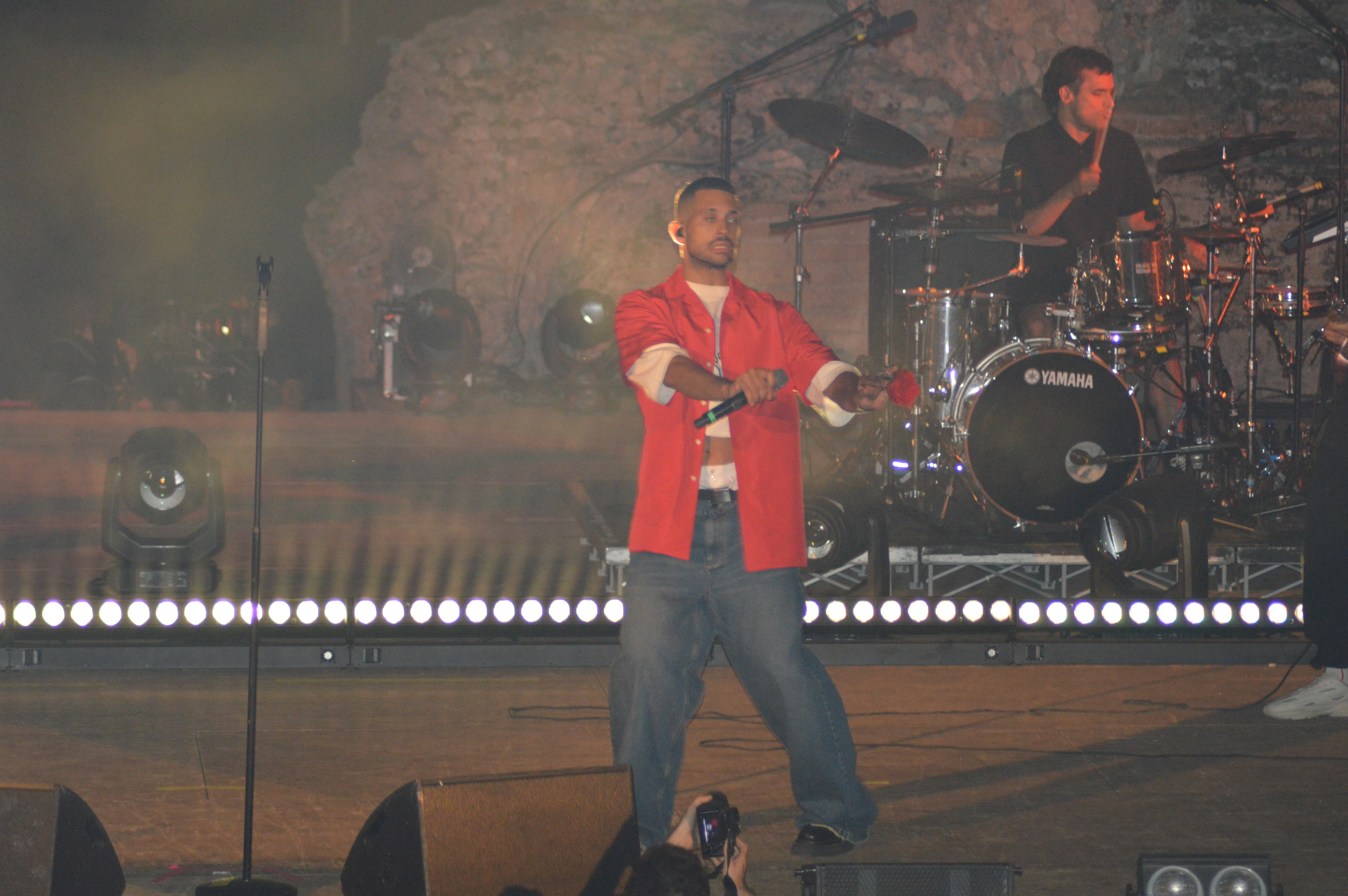 Mahmood incanta Taormina e duetta con i fans, la fotogallery del concerto