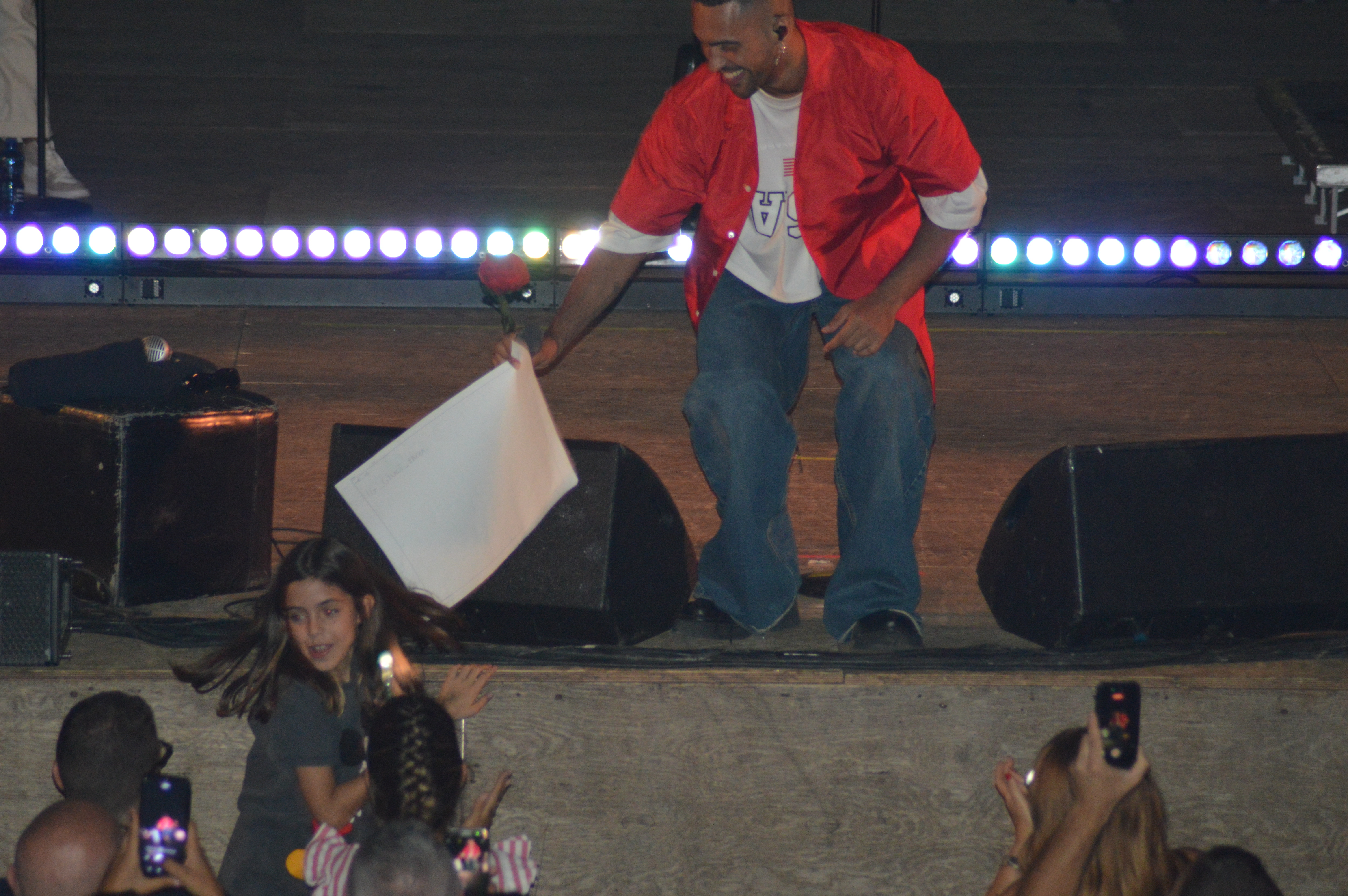 Mahmood incanta Taormina e duetta con i fans, la fotogallery del concerto