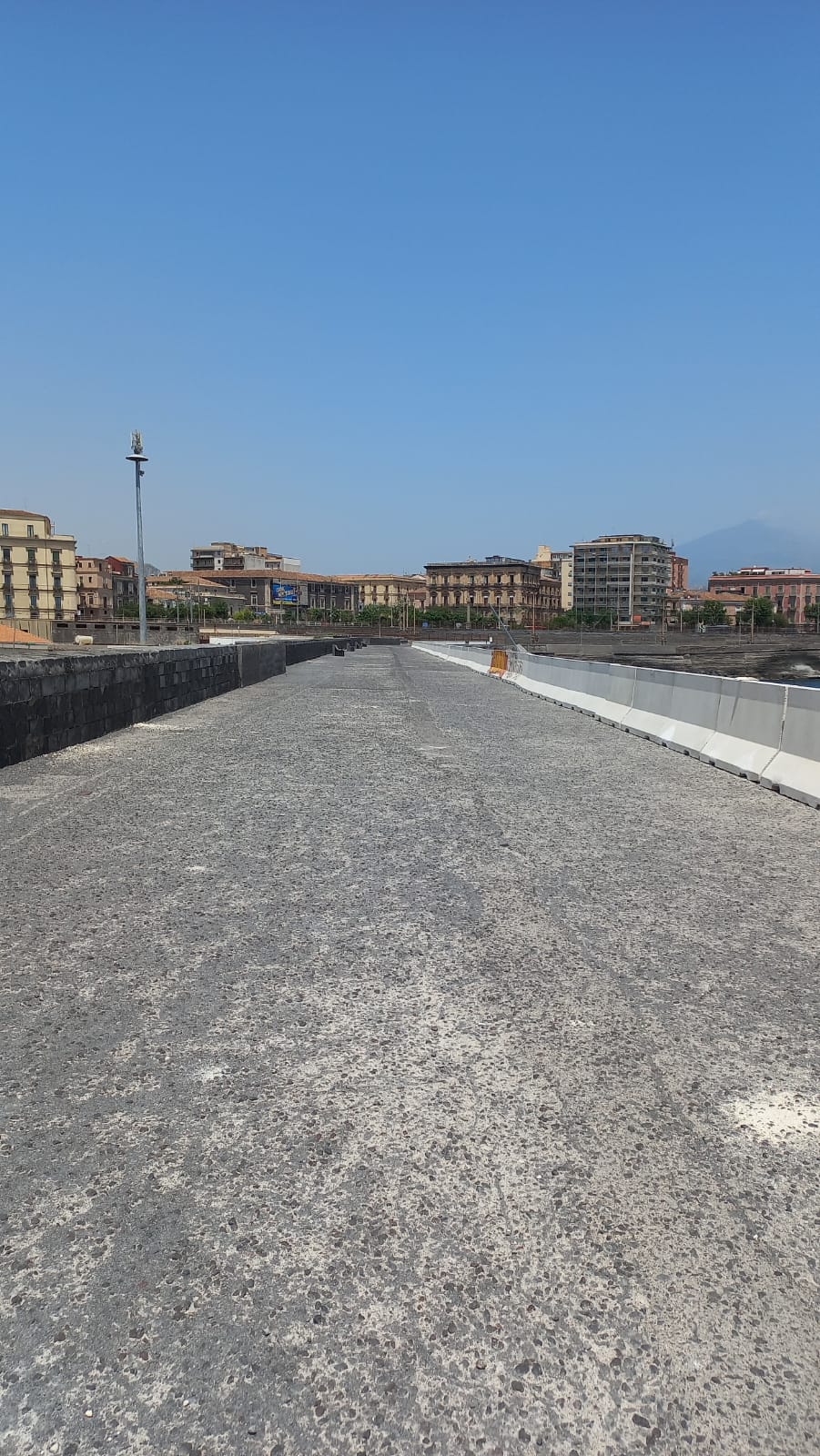 Catania, riapre il molo di Levante: passeggiate solo in orario diurno