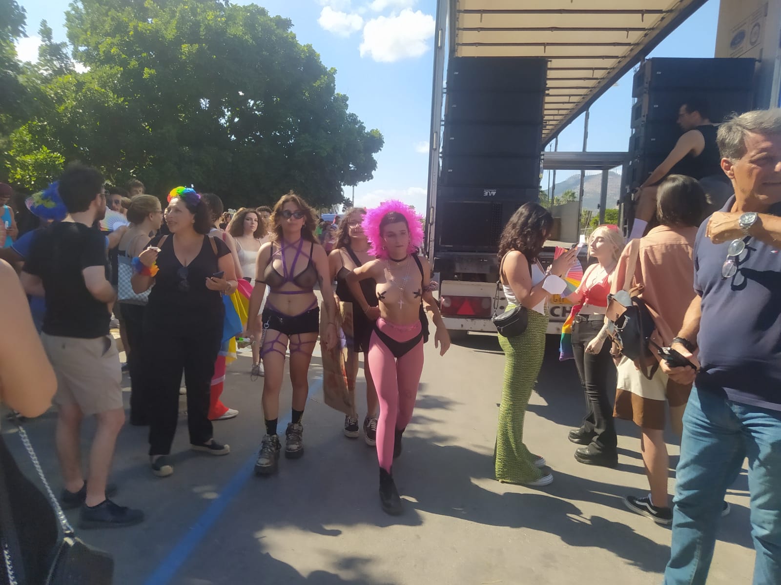 Palermo Pride 2022, foto e video del corteo: presenti anche Lagalla e Fiorello