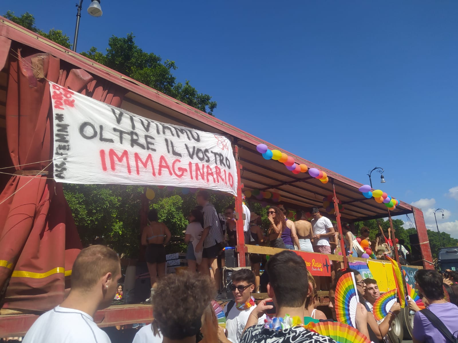 Palermo Pride 2022, foto e video del corteo: presenti anche Lagalla e Fiorello