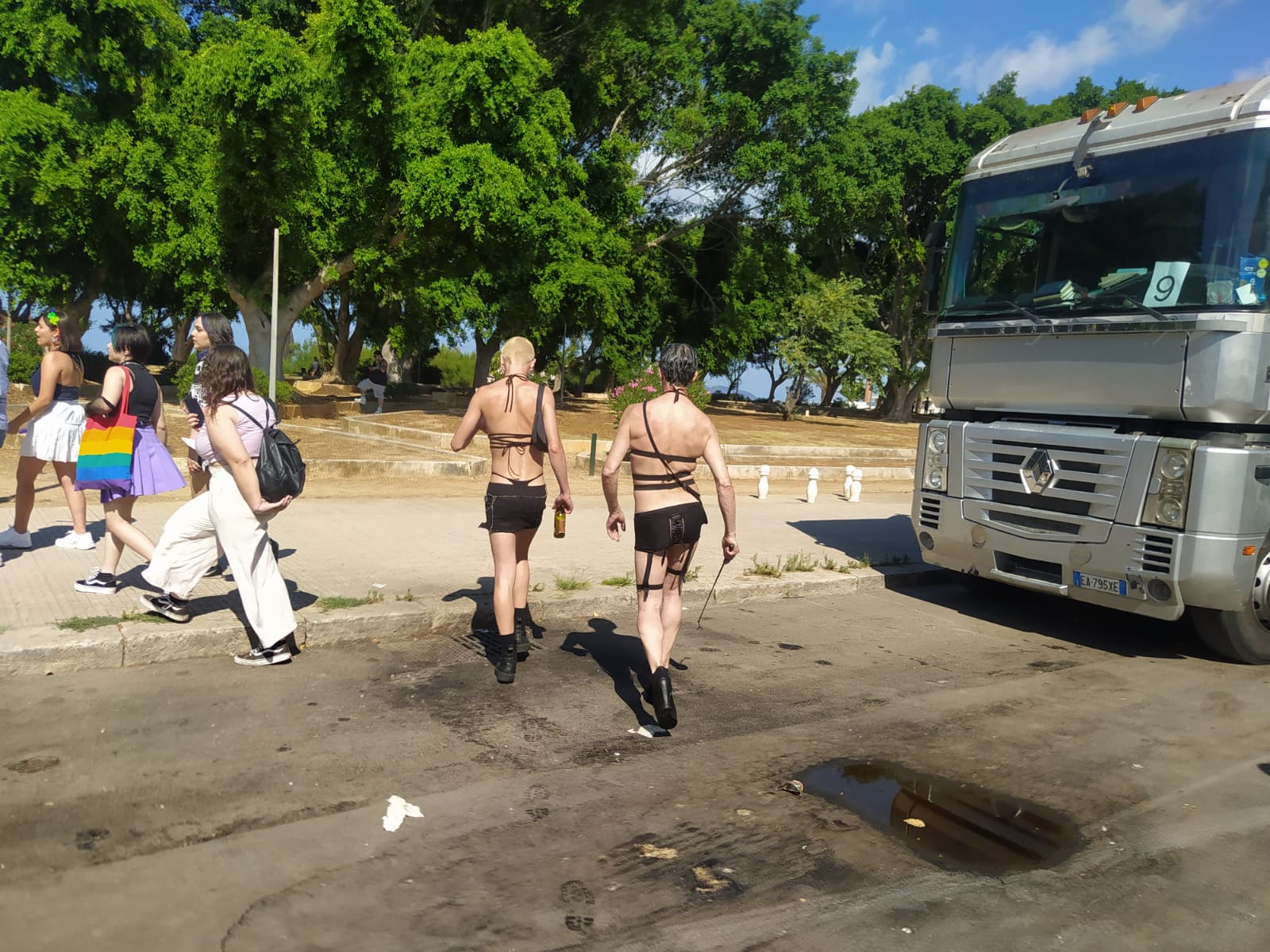Palermo Pride 2022, foto e video del corteo: presenti anche Lagalla e Fiorello