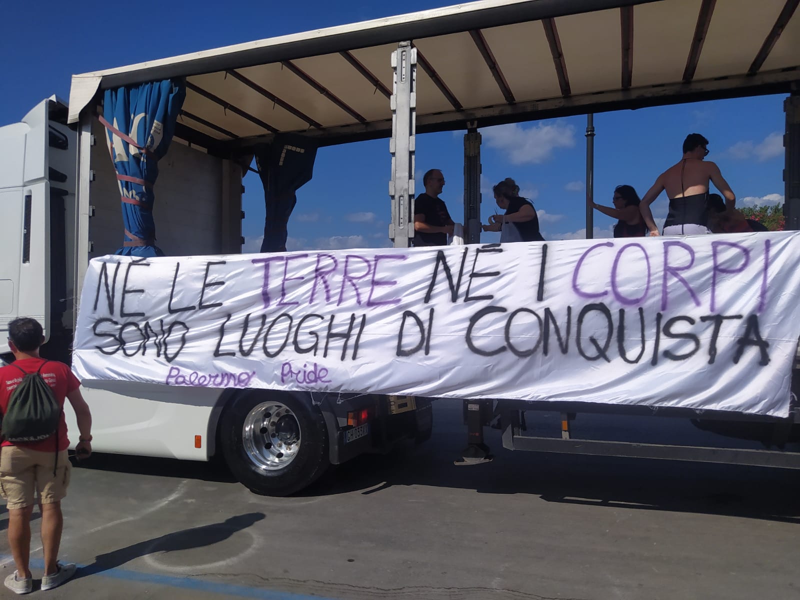 Palermo Pride 2022, foto e video del corteo: presenti anche Lagalla e Fiorello